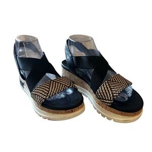 Limelight Tan and black sandals